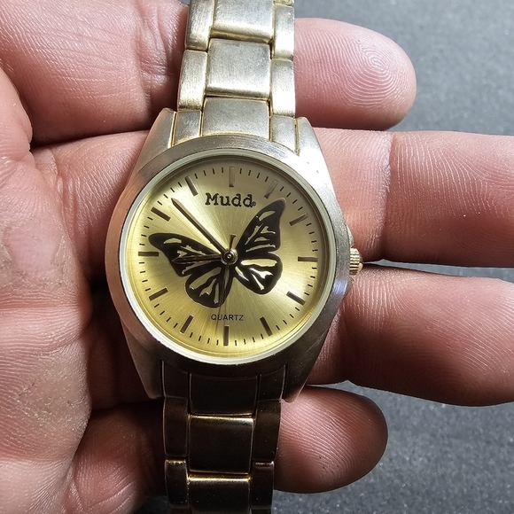 Mudd Ladies Quartz Fashion Watch Gold Tone Y2K Style Working Butterfly Dial show - Picture 1 of 10